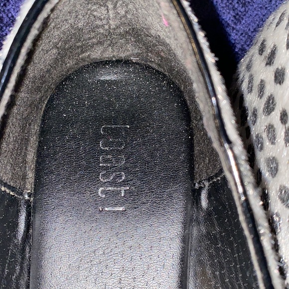 Flats - Picture 3 of 5